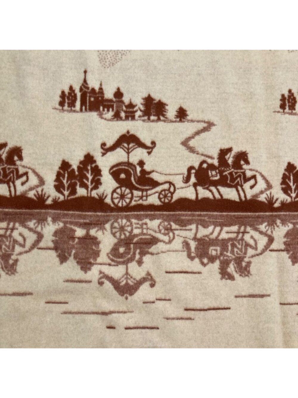 Pure New Wool Blanket With Carriage Scene Pattern And Satin Trim 88" X 67" - Picture 6 of 11